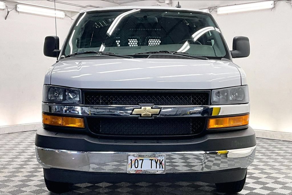 Used 2025 Chevrolet Express 2500 w/ Driver Convenience Package RWD image 2