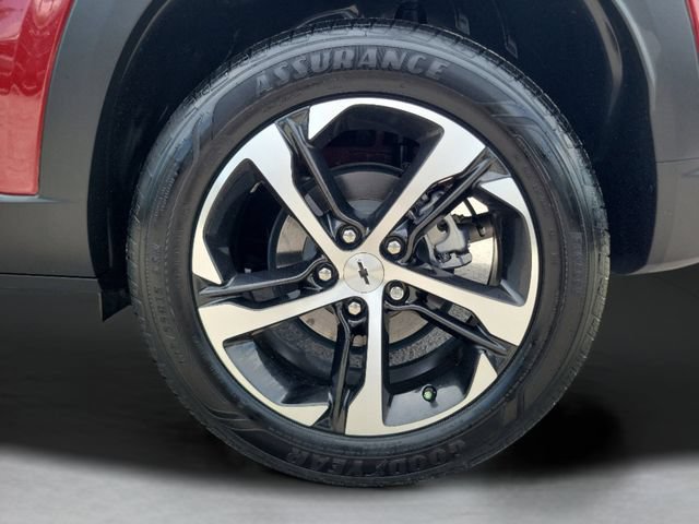 Used 2025 Chevrolet Trax RS w/ Driver Confidence Package FWD image 33