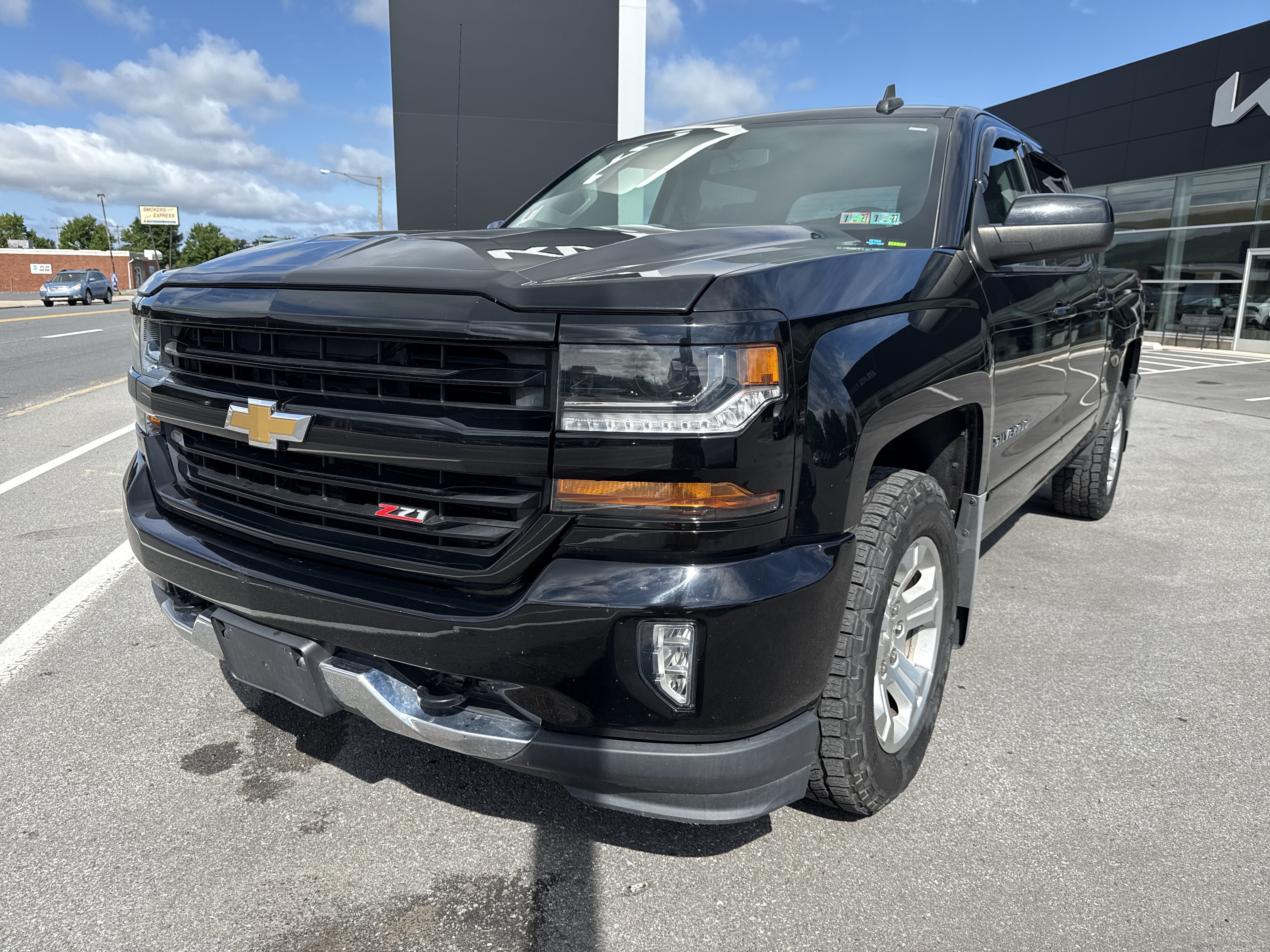 Used 2017 Chevrolet Silverado 1500 LT w/ All Star Edition AWD/4WD image 8