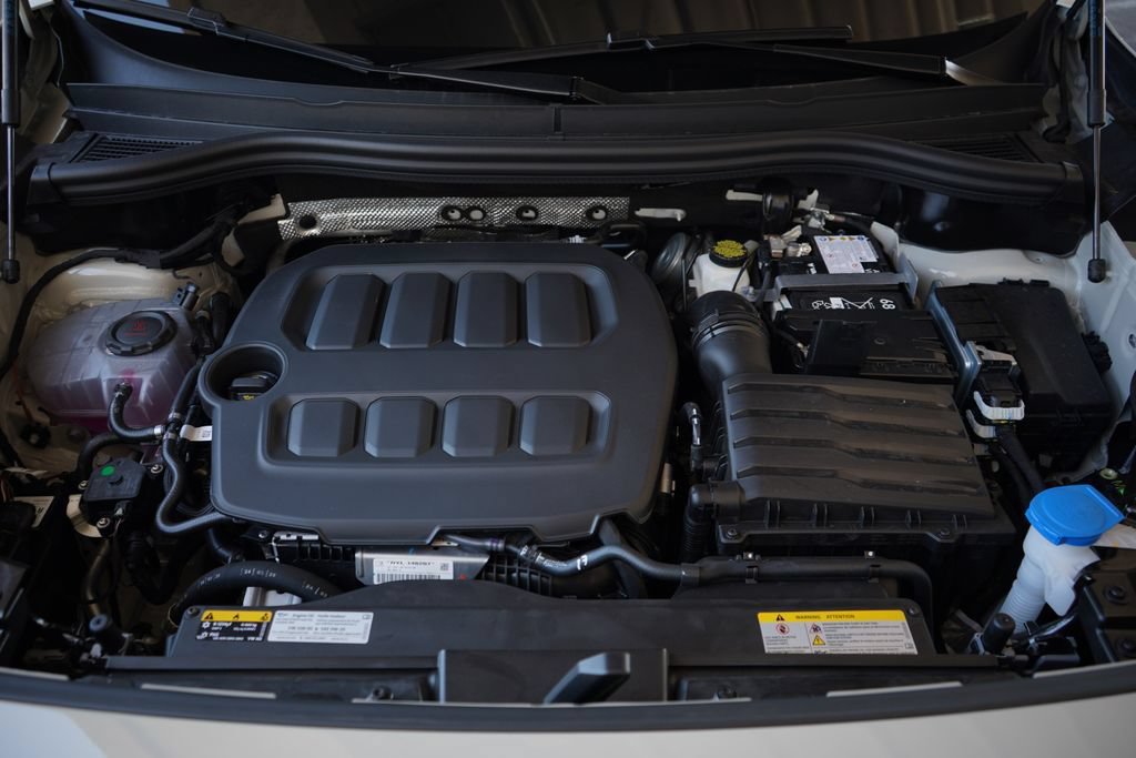 New 2026 Volkswagen Tiguan SE R-Line FWD image 12