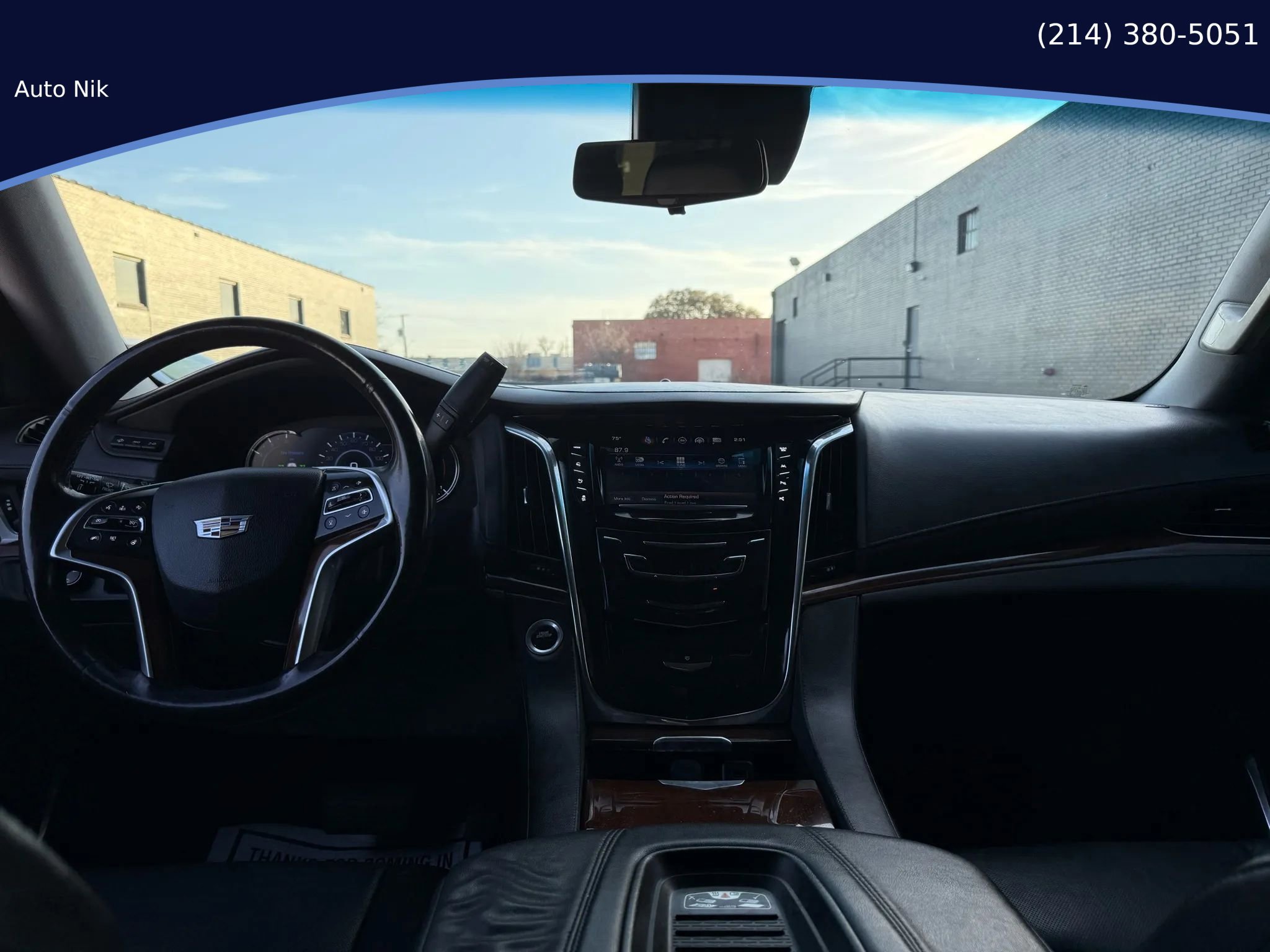 Used 2018 Cadillac Escalade Premium Luxury RWD image 9