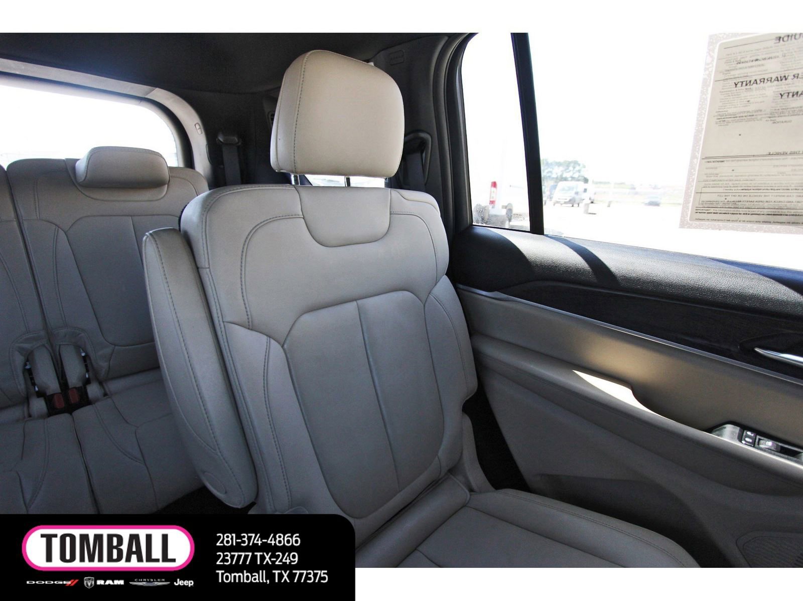 Used 2023 Jeep Grand Cherokee L Limited w/ Black Appearance Package image 12