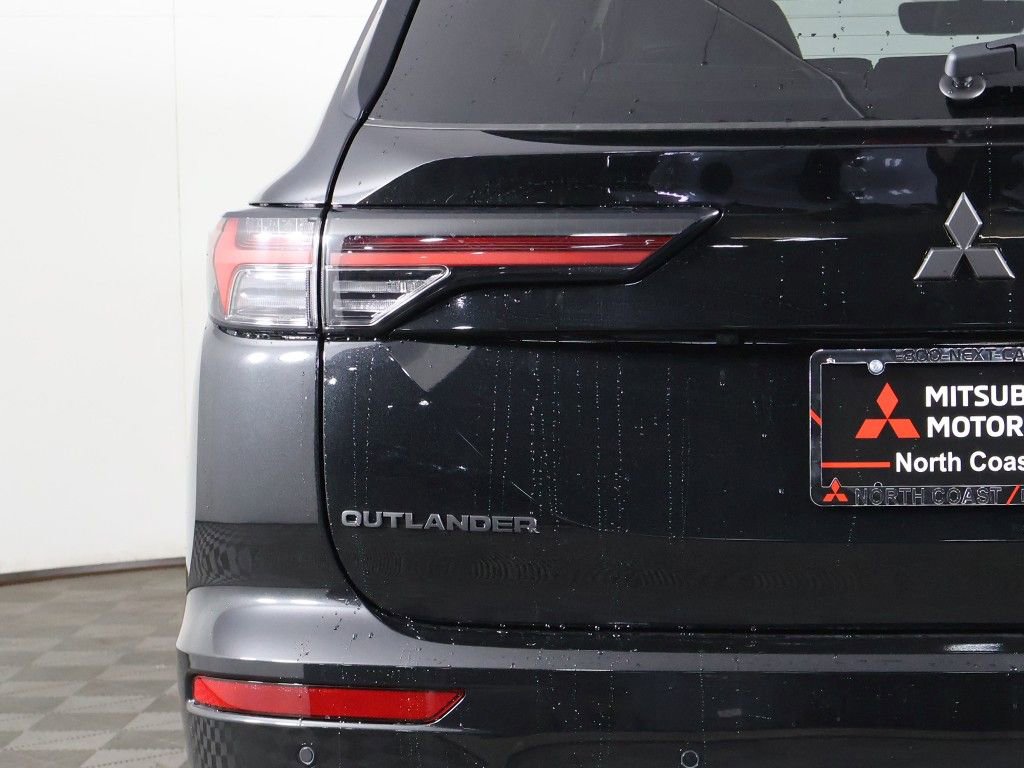 New 2026 Mitsubishi Outlander LE AWD/4WD image 15