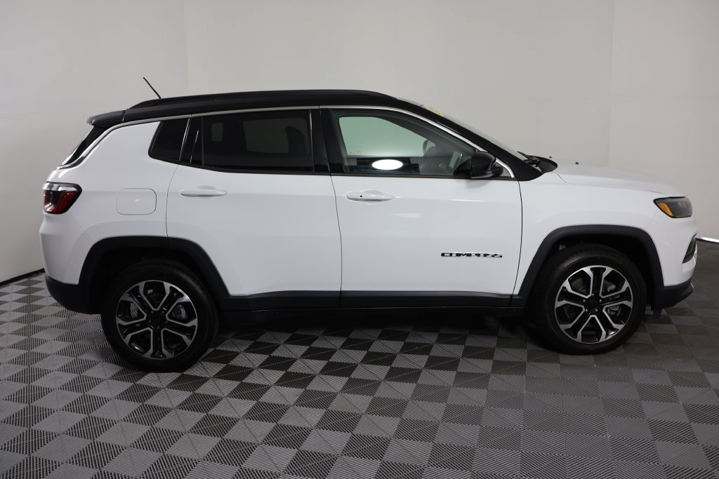 Used 2024 Jeep Compass Limited AWD/4WD image 9