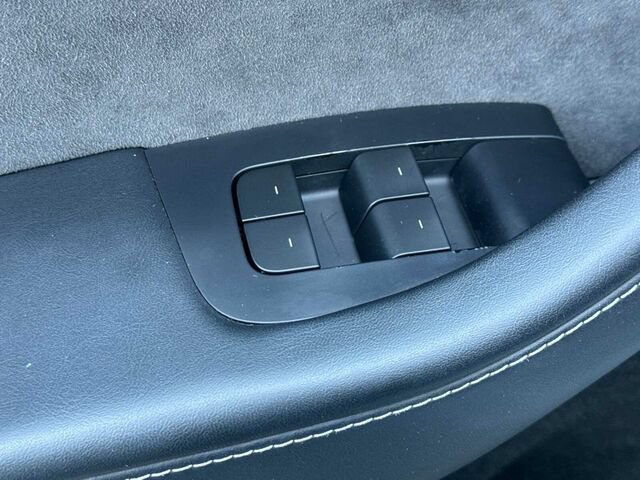 Used 2023 Tesla Model Y AWD image 13
