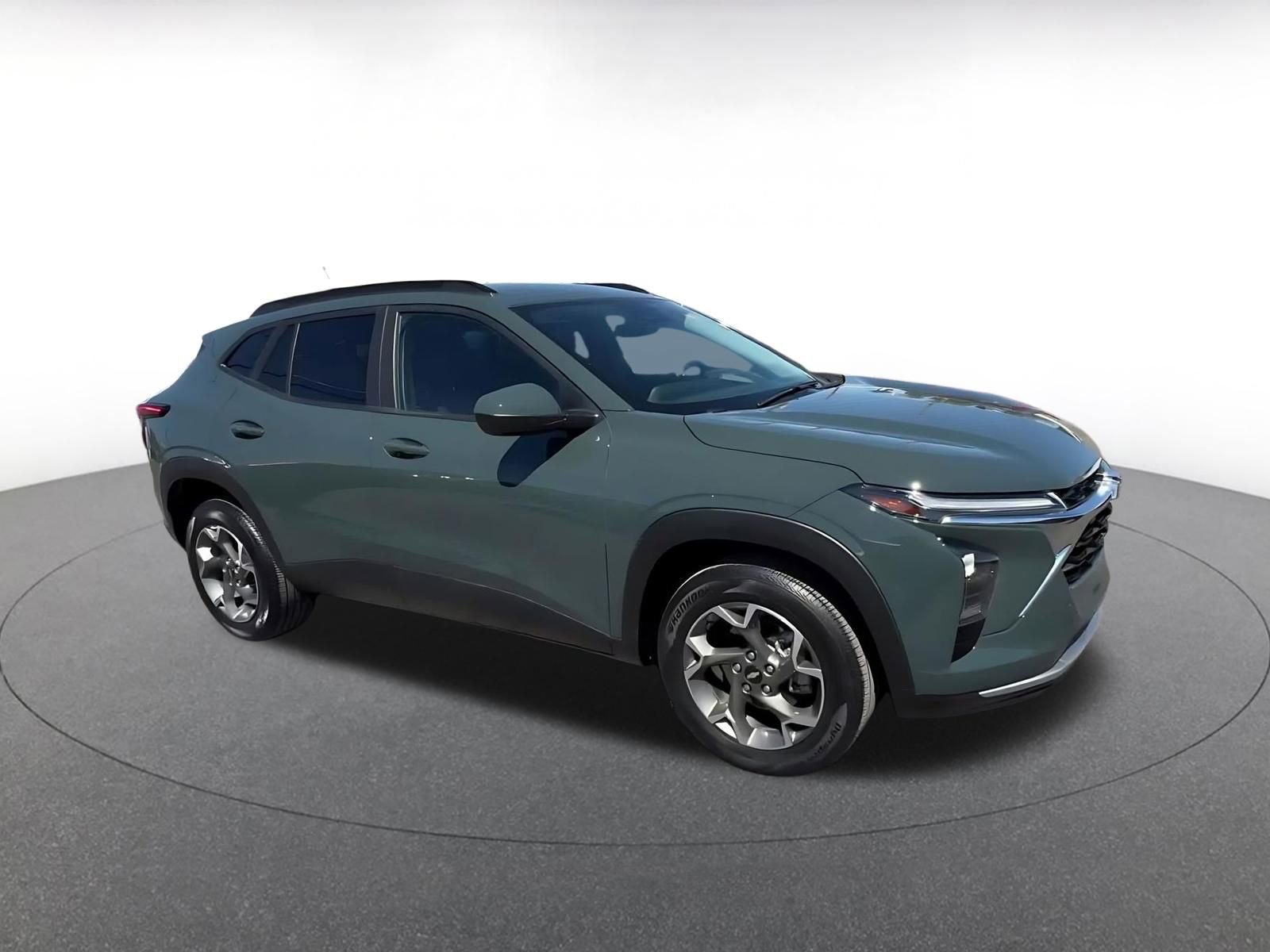 Used 2025 Chevrolet Trax LT FWD video 2