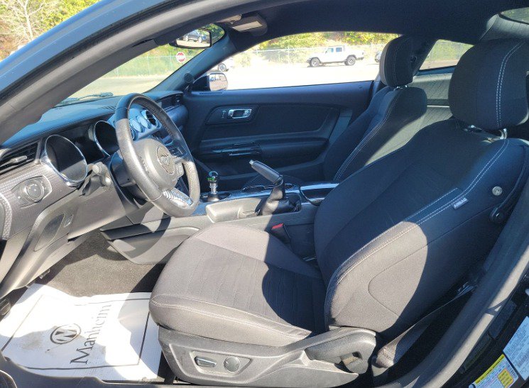Used 2017 Ford Mustang GT w/ GT Performance Package RWD image 7