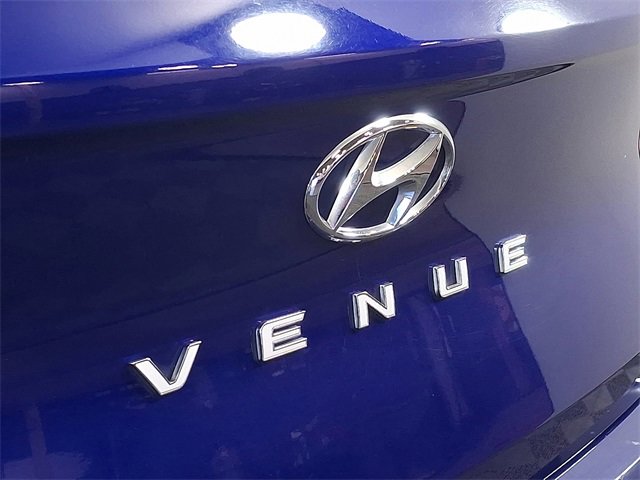 Used 2022 Hyundai Venue Limited image 27