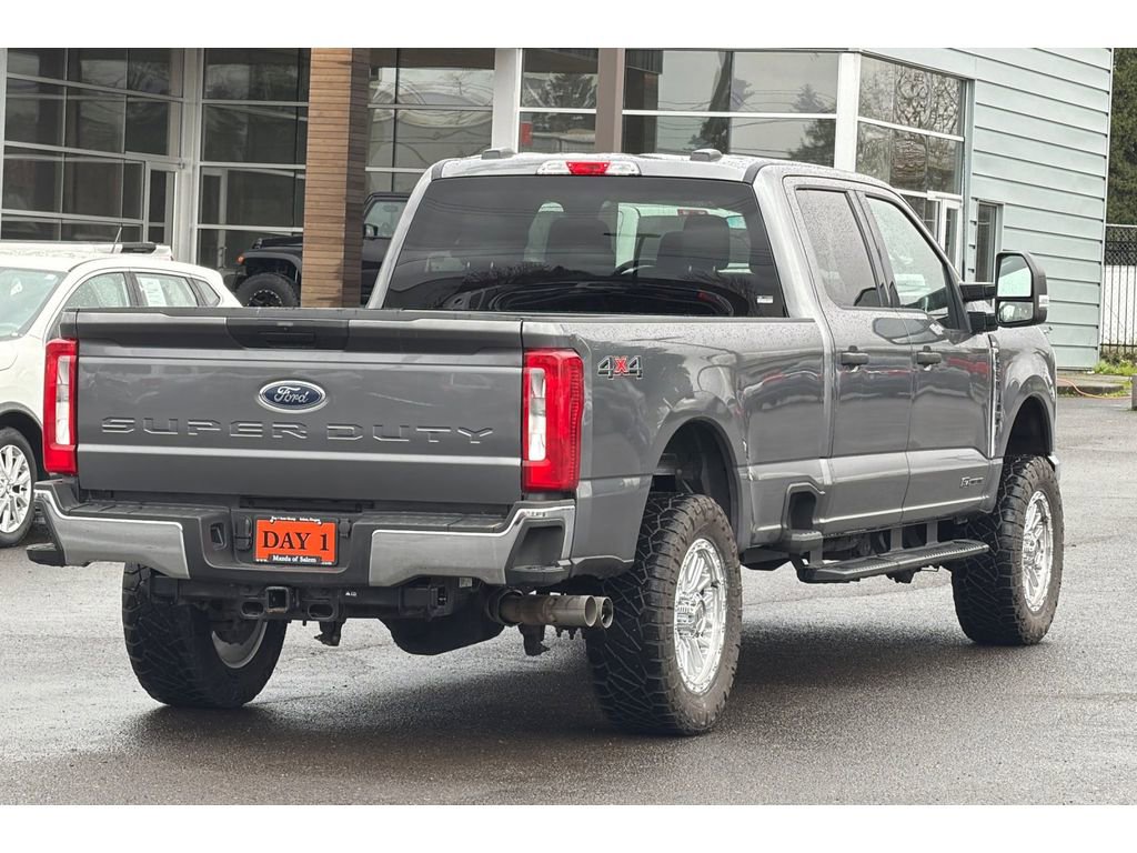 Used 2025 Ford F350 XLT image 5