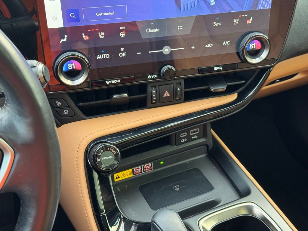 Used 2024 Lexus NX 300h AWD w/ Luxury Package image 38