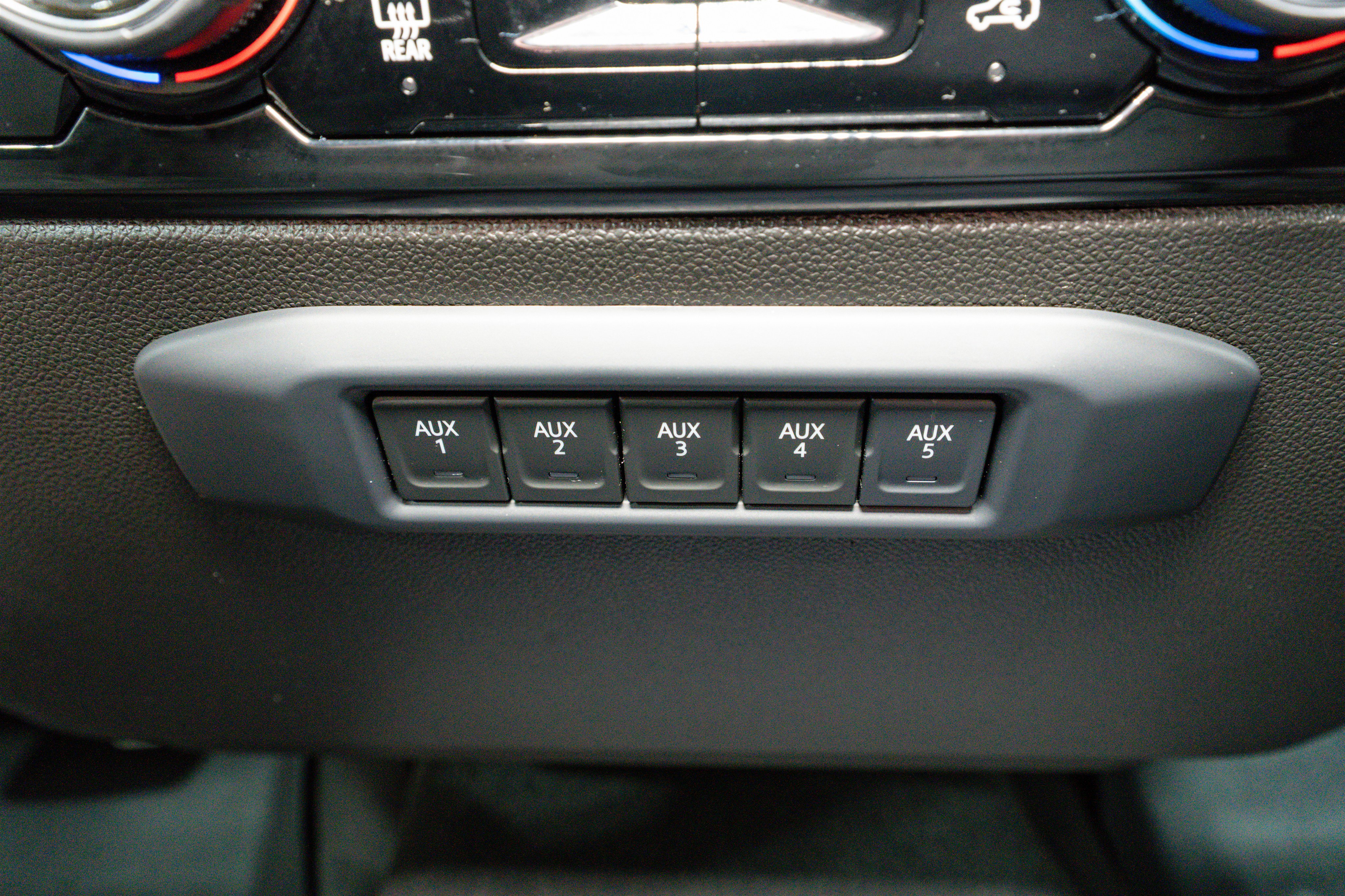 Used 2024 Chevrolet Silverado 3500 LT w/ Convenience Package image 25