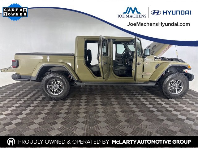 Used 2025 Jeep Gladiator Mojave image 14