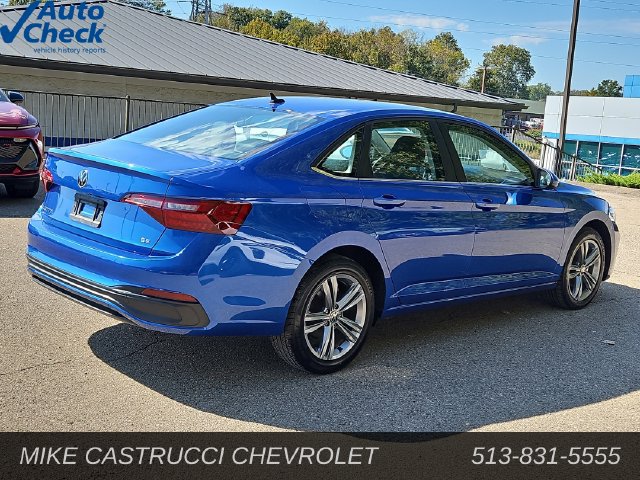 Used 2024 Volkswagen Jetta SE FWD image 5