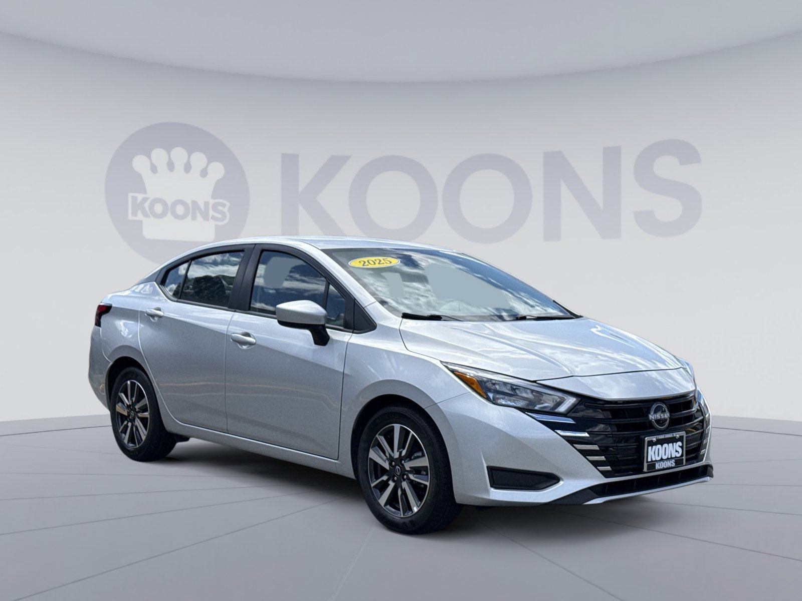 Used 2025 Nissan Versa SV FWD image 2