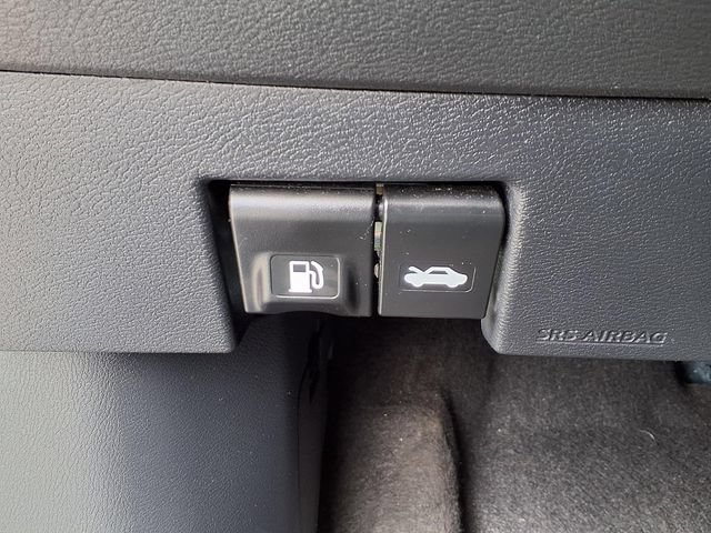 Used 2023 Nissan Kicks SV FWD image 13