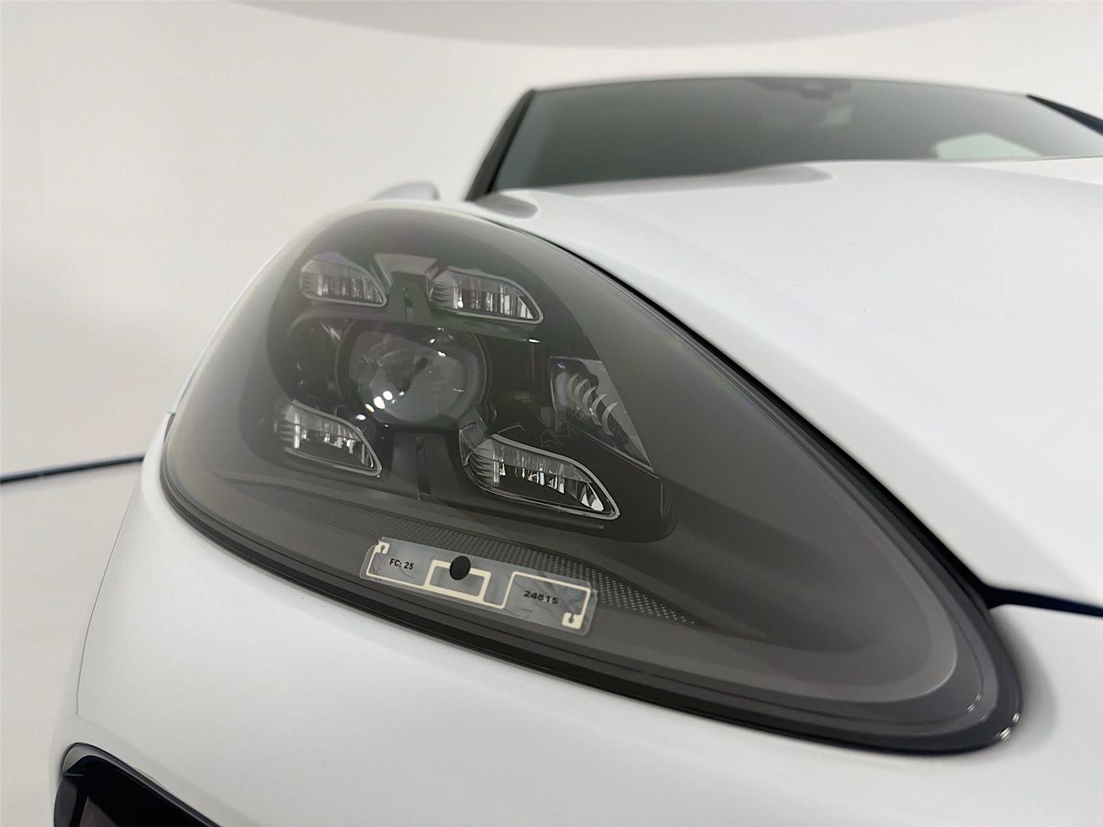 Used 2022 Porsche Cayenne Turbo AWD/4WD image 30
