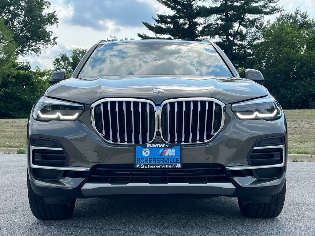 Used 2022 BMW X5 xDrive40i w/ Premium Package AWD/4WD image 2