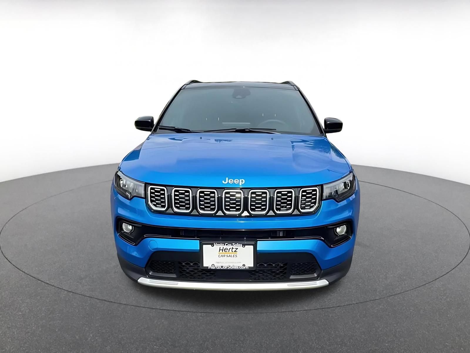 Used 2025 Jeep Compass Limited AWD/4WD image 4