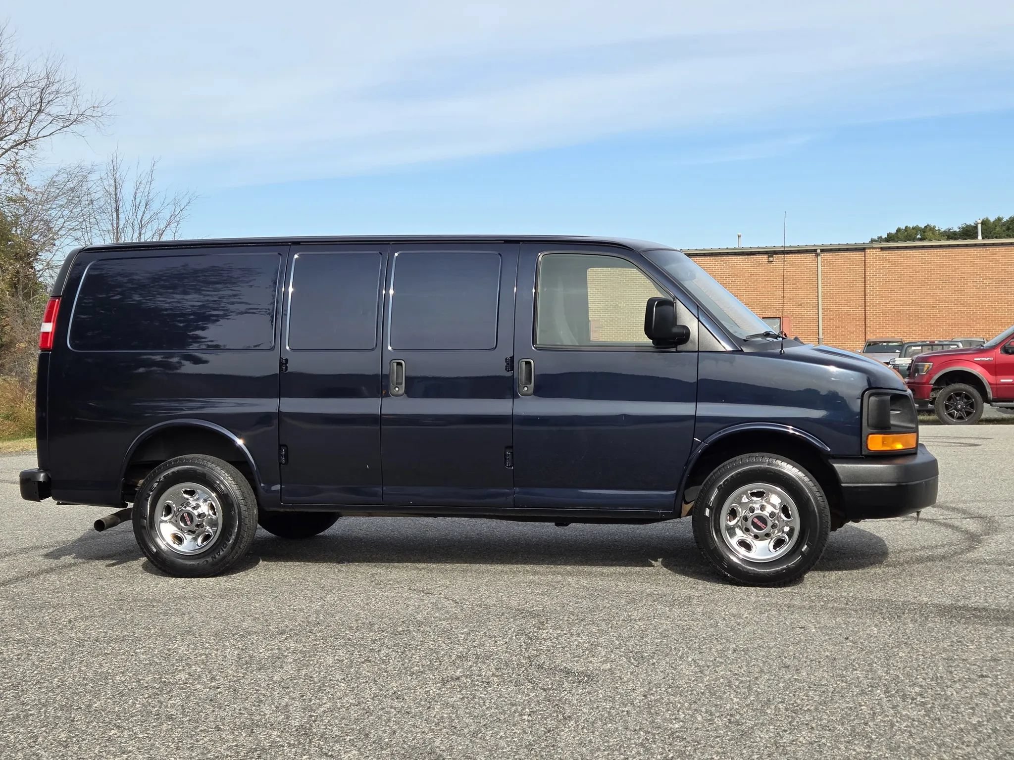 Used 2015 GMC Savana 3500 RWD image 7
