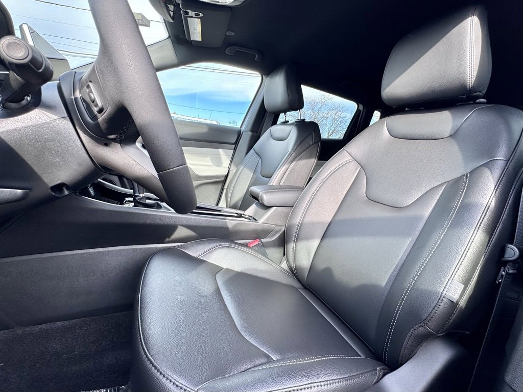 New 2026 Jeep Compass Limited image 13