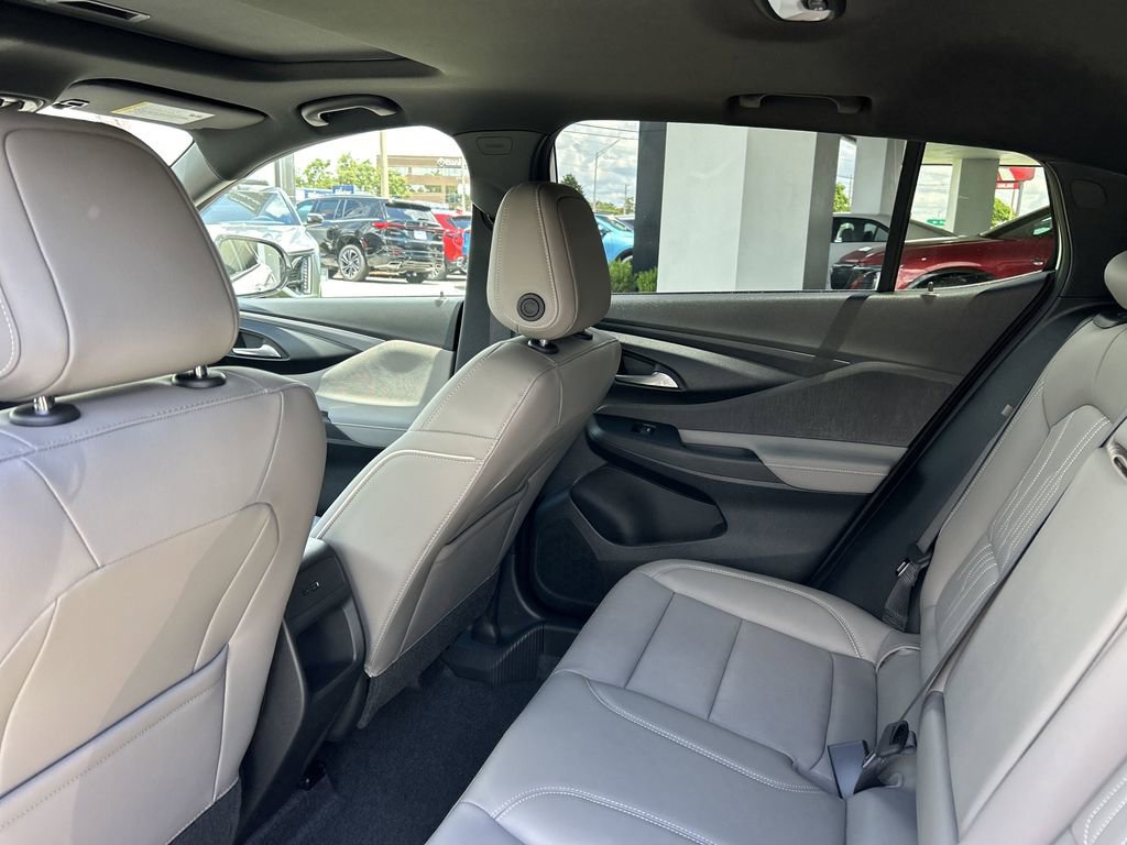 New 2025 Buick Envista Avenir image 18