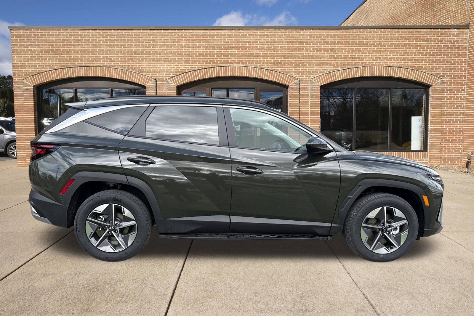 New 2026 Hyundai Tucson SEL image 2