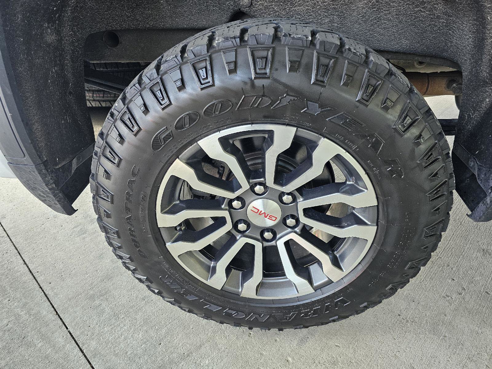 Used 2020 GMC Sierra 1500 AT4 w/ AT4 Premium Package AWD/4WD image 10