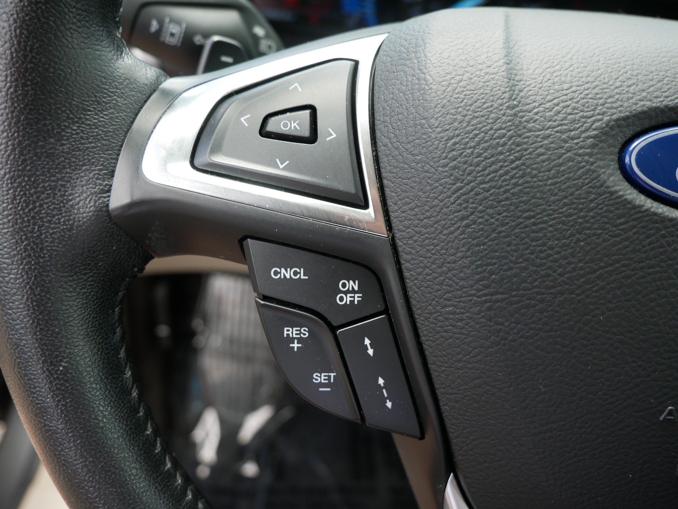Used 2019 Ford Fusion SEL FWD image 28