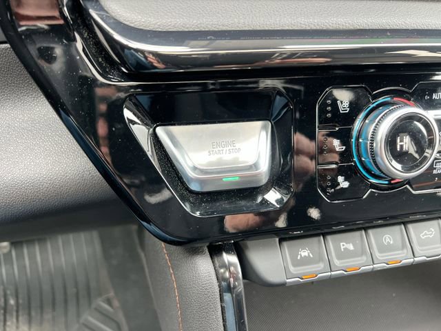 Used 2024 GMC Sierra 1500 AT4 w/ Technology Package image 17