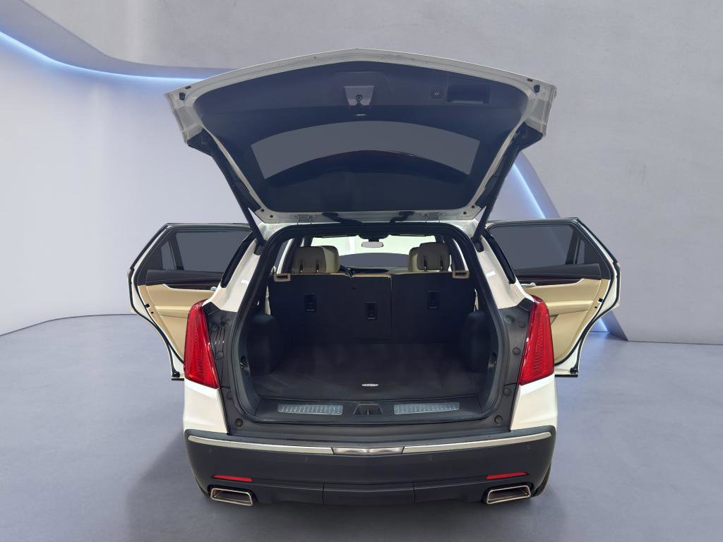 Used 2017 Cadillac XT5 Luxury w/ Driver Awareness Package AWD/4WD image 11