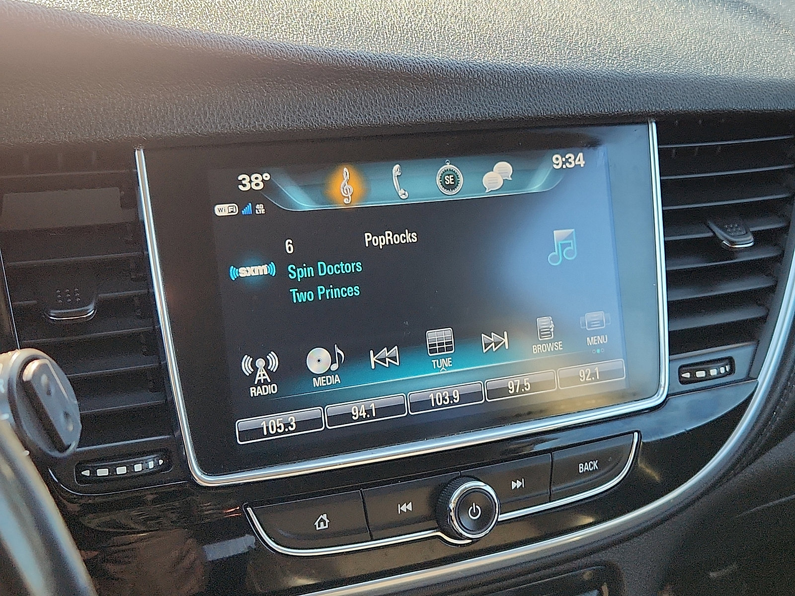 Used 2018 Buick Encore Preferred image 17