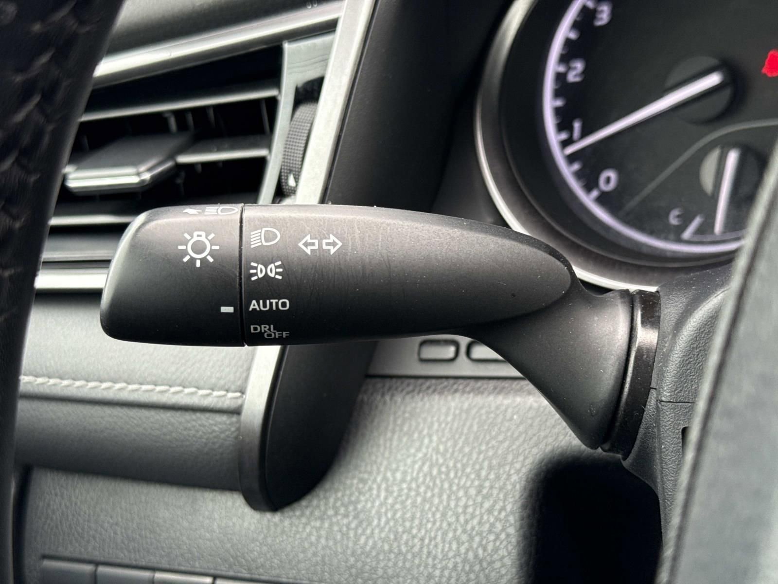 Used 2023 Toyota Camry SE image 16