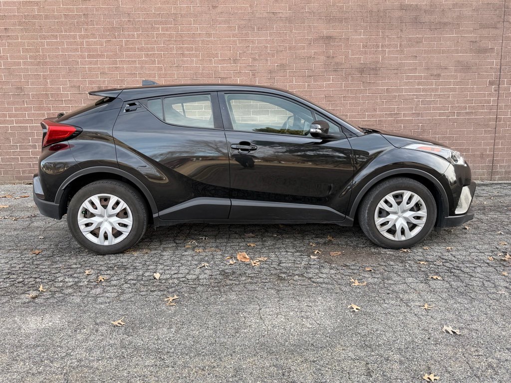 Used 2019 Toyota C-HR LE image 6