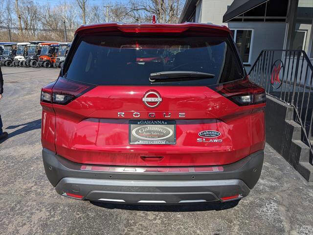 Used 2023 Nissan Rogue SL w/ SL Premium Package image 4