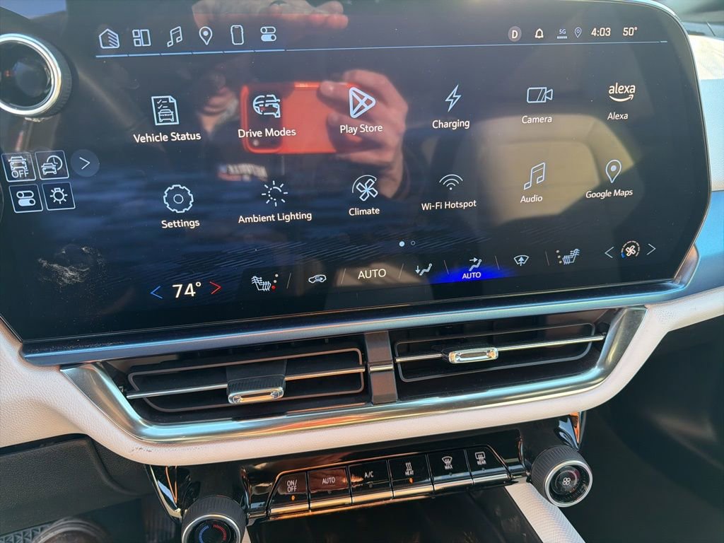 Used 2025 Chevrolet Equinox EV LT image 9