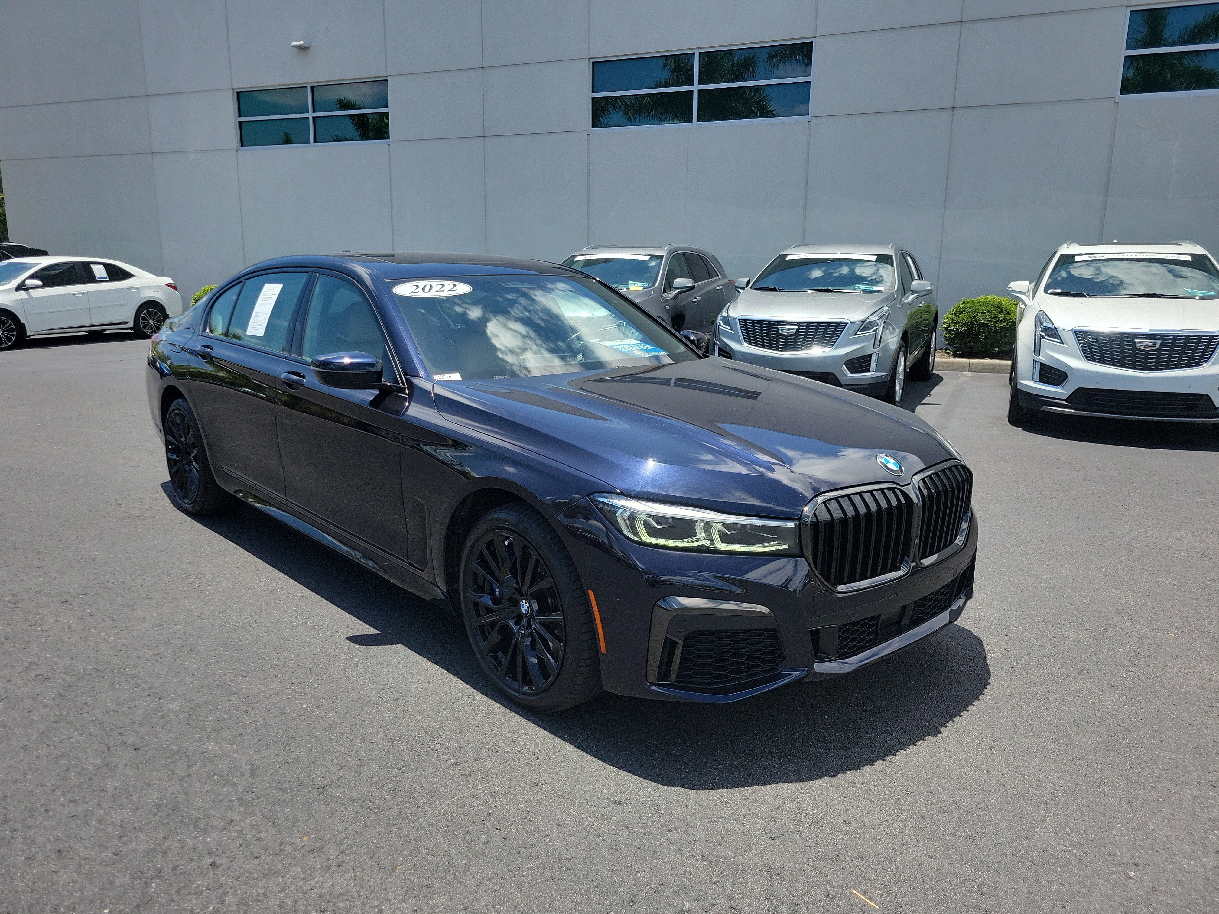 Used 2022 BMW 750Li xDrive AWD/4WD image 9