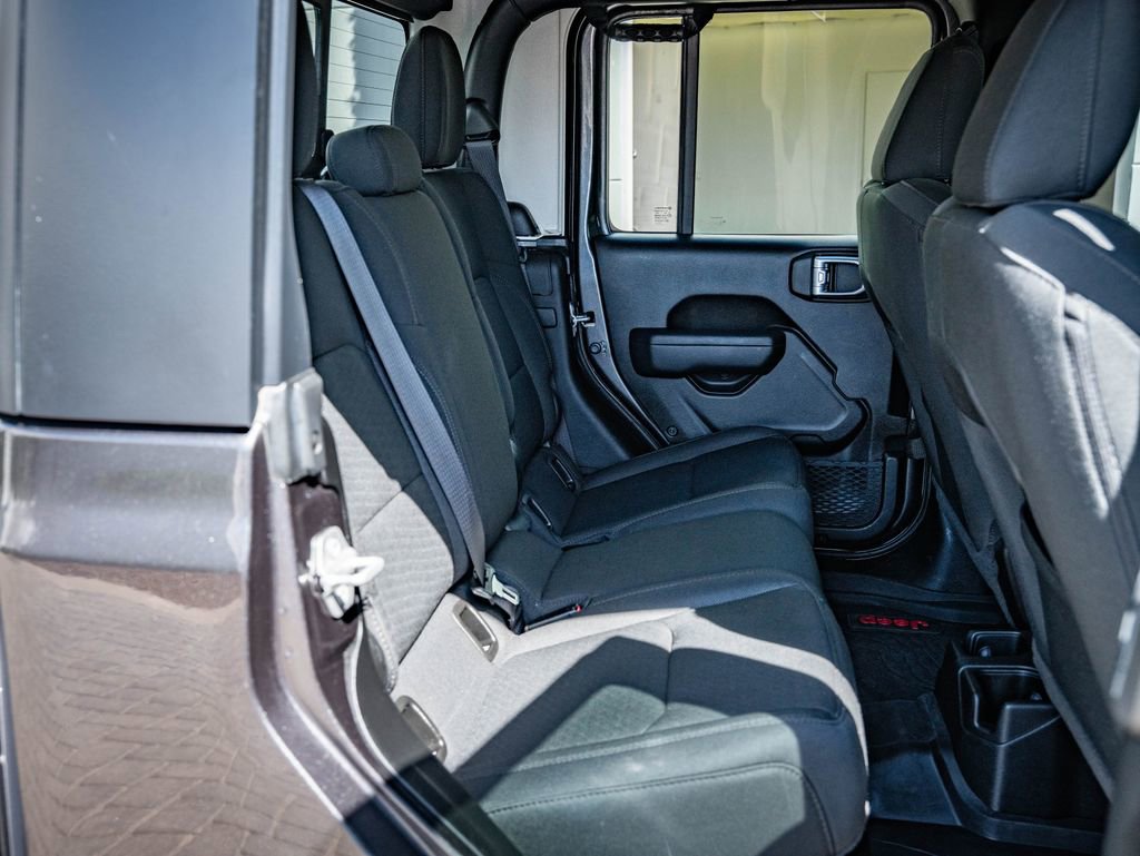 Used 2023 Jeep Gladiator Sport image 43