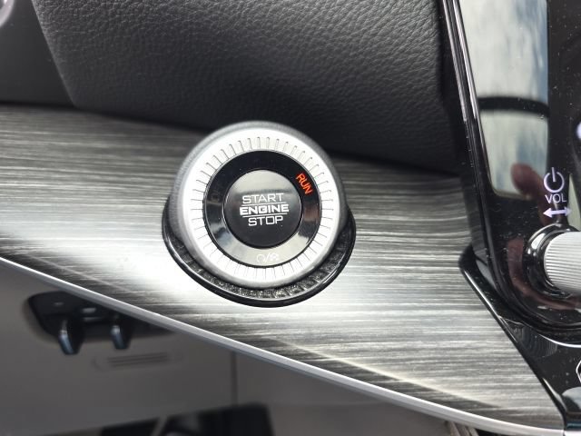 Used 2024 Jeep Wagoneer Series III w/ Premium Group I AWD/4WD image 26
