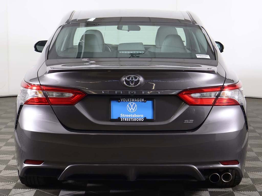 Used 2018 Toyota Camry SE image 9