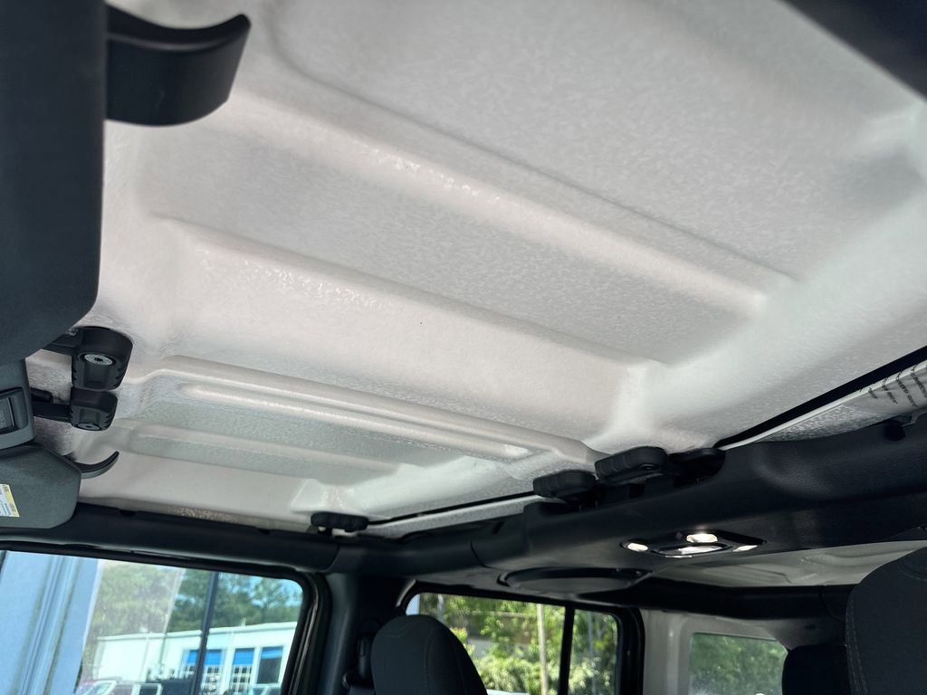 Used 2022 Jeep Wrangler Unlimited Sport AWD/4WD image 32