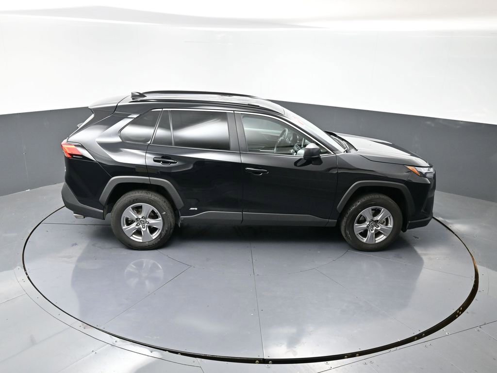Used 2025 Toyota RAV4 LE image 40