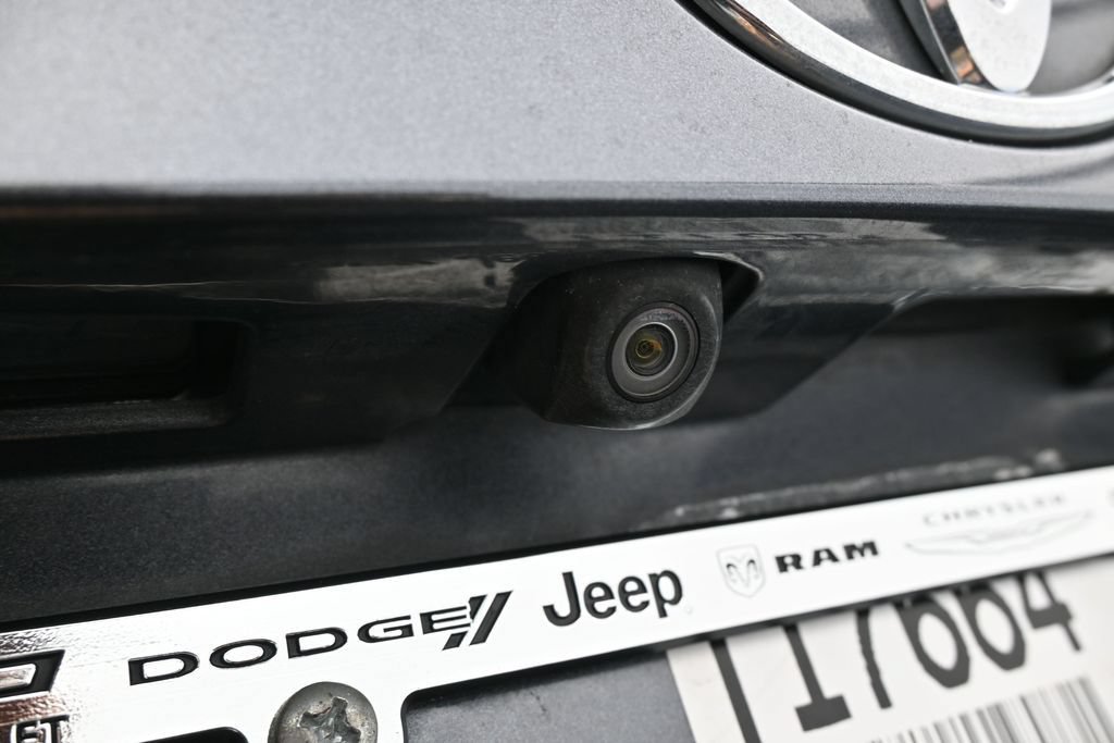 Used 2019 Toyota C-HR XLE FWD image 28