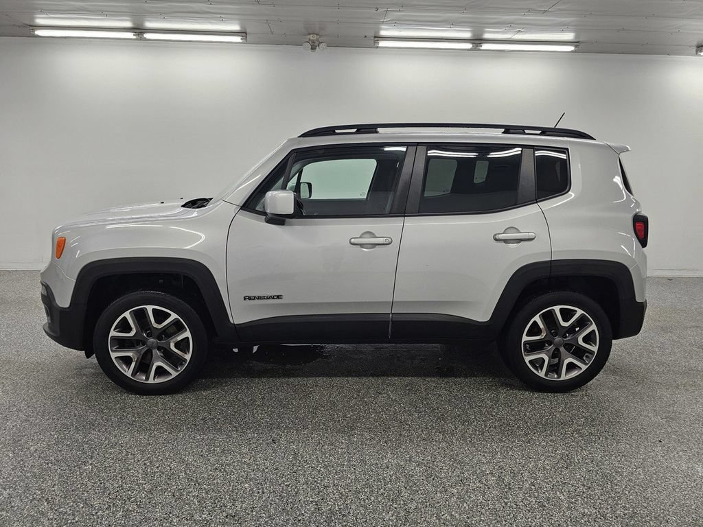 Used 2015 Jeep Renegade Latitude AWD/4WD image 9