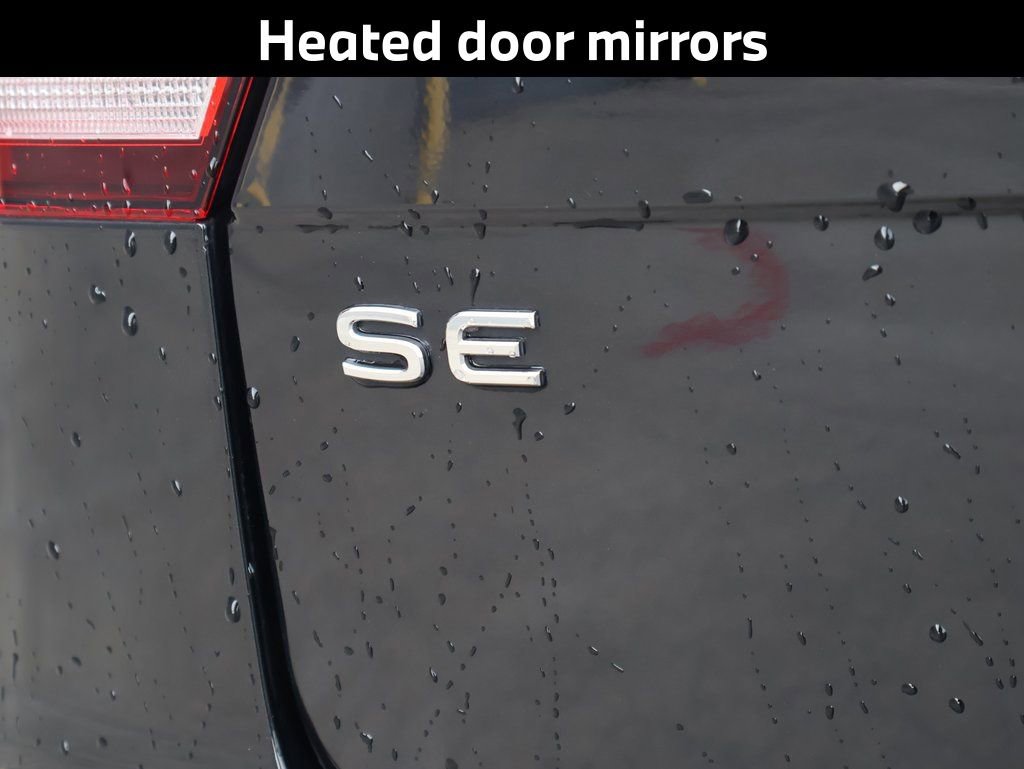 Used 2022 Volkswagen Tiguan SE image 10