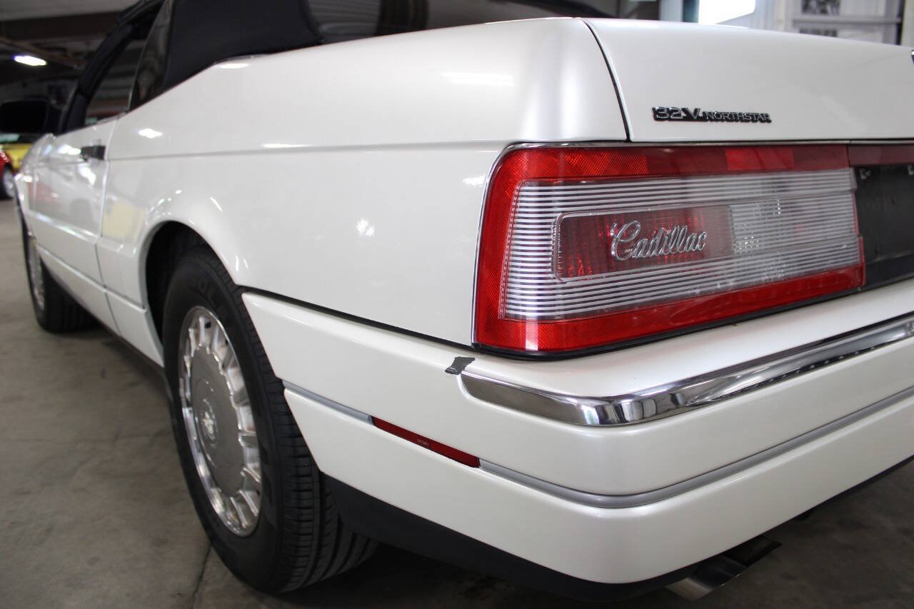 Used 1993 Cadillac Allante FWD image 13