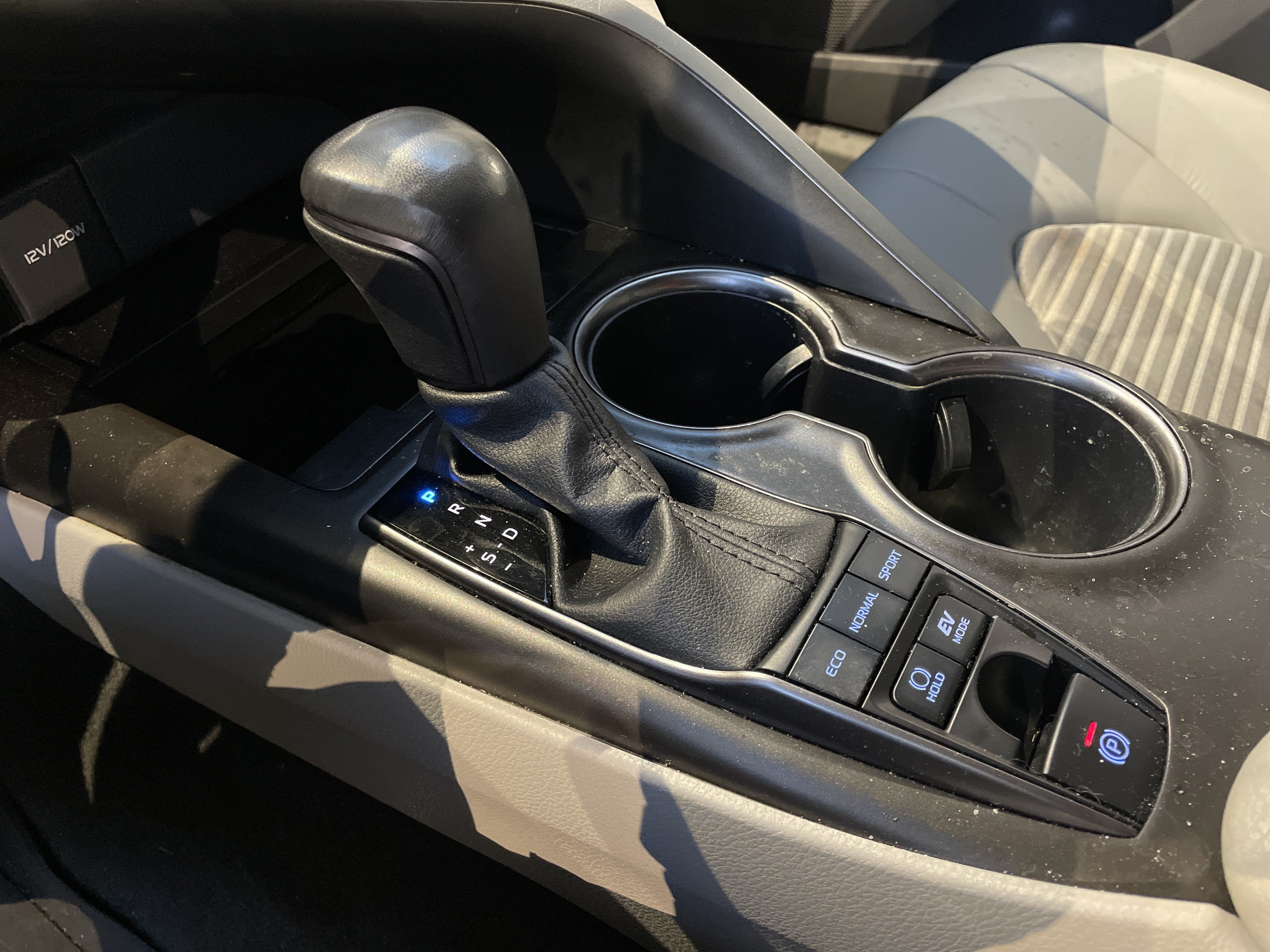 Used 2024 Toyota Camry SE FWD image 27