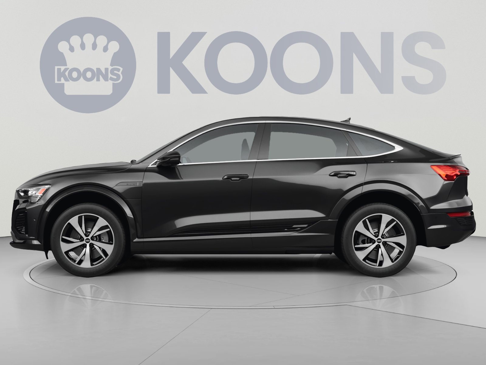 Used 2024 Audi Q8 e-tron Prestige w/ Prestige Package AWD/4WD image 2