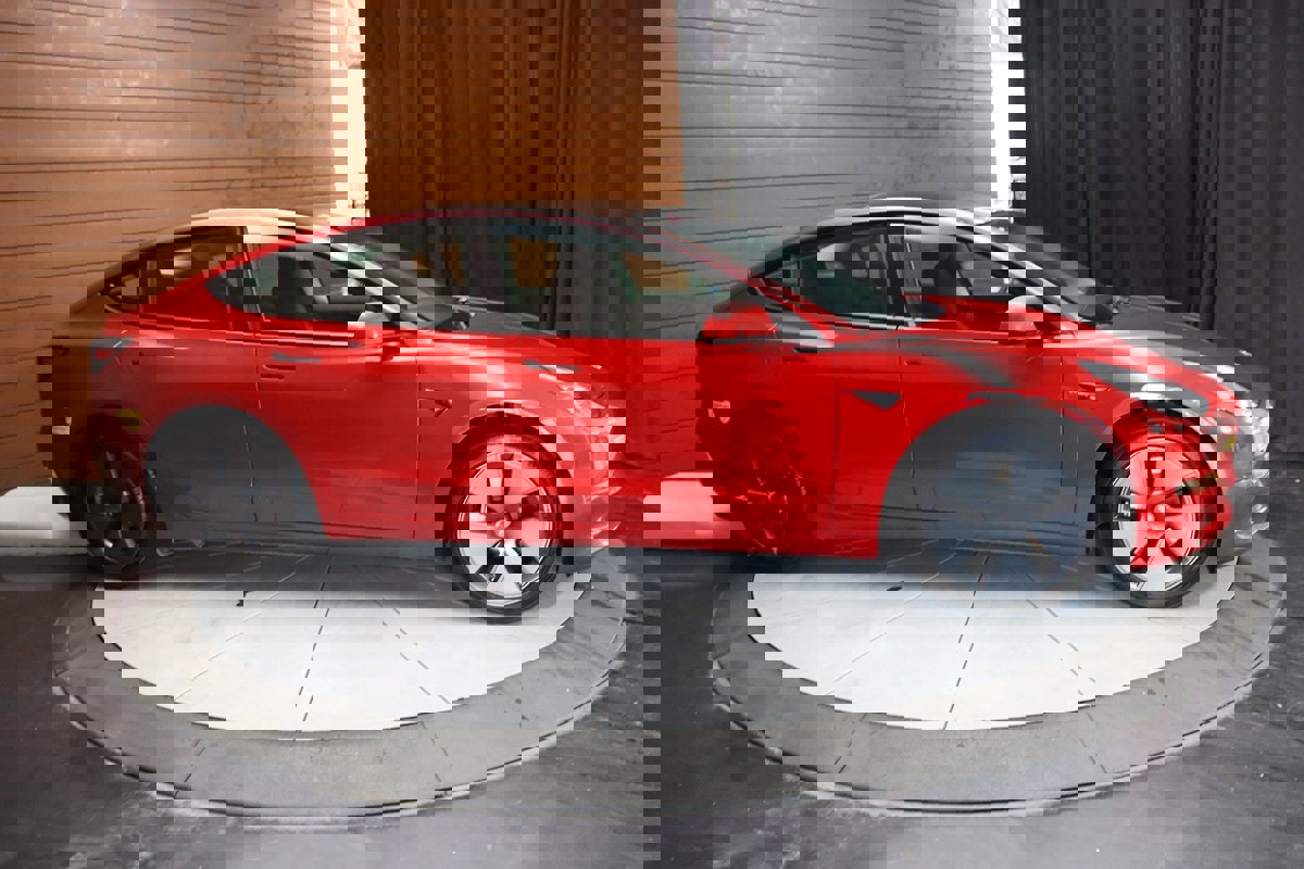 Used 2023 Tesla Model 3 Standard Range image 31