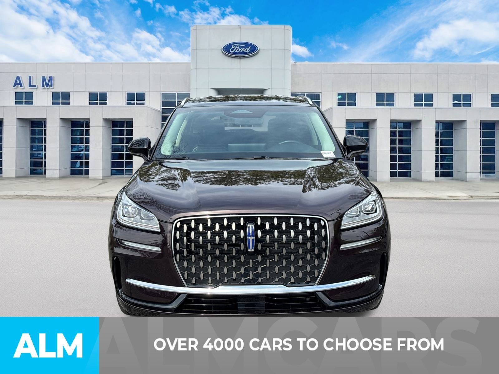 Used 2023 Lincoln Corsair Grand Touring AWD/4WD image 2