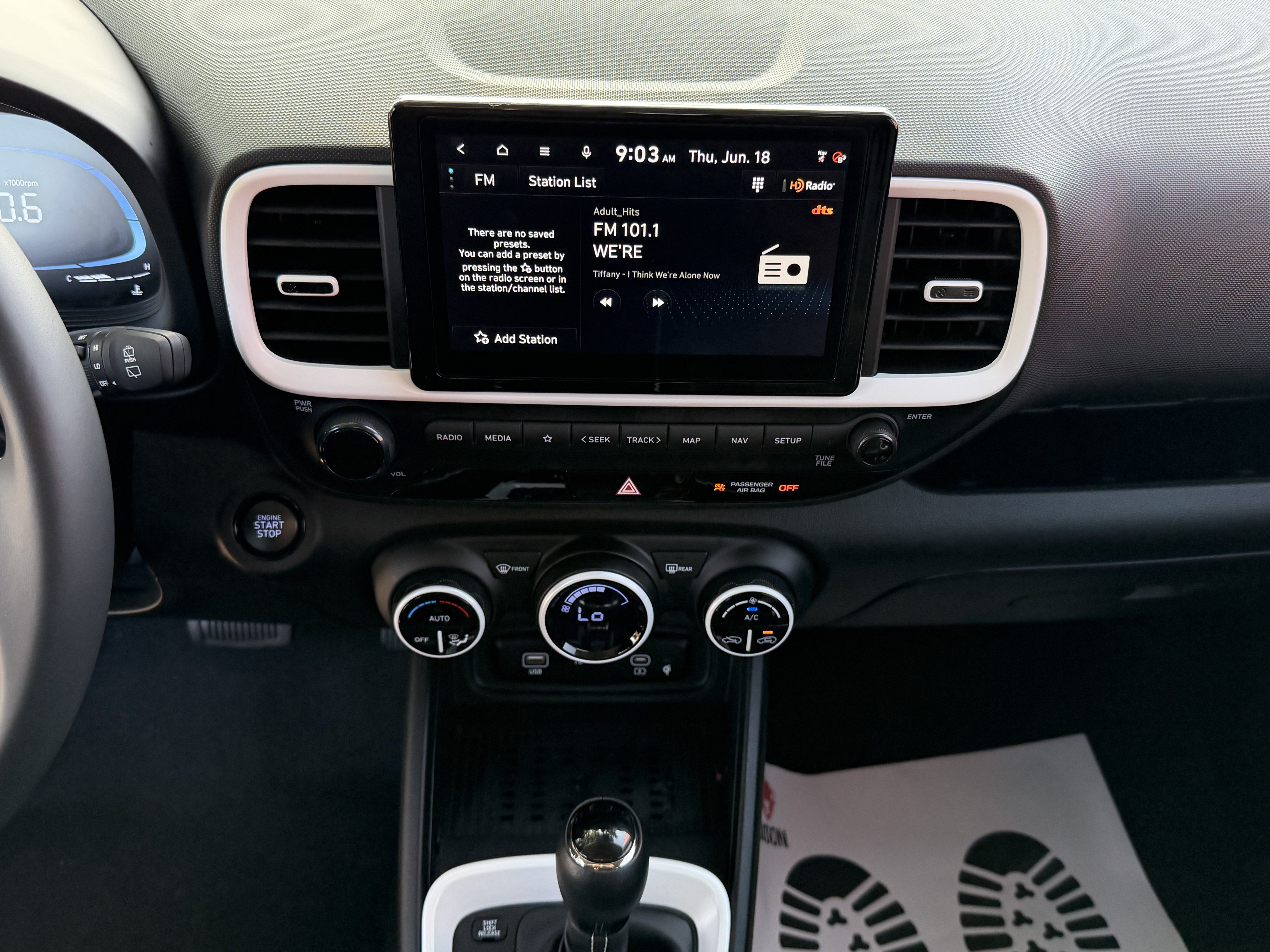 Used 2025 Hyundai Venue Limited FWD image 17